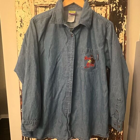 Women’s vintage embroidered Scooby Doo denim Button down. Size 14/16. - Picture 1 of 10
